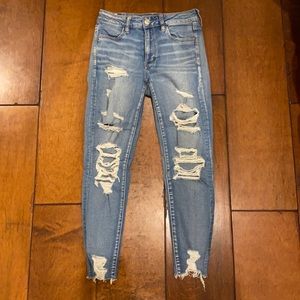 stretchy/ ripped jeans